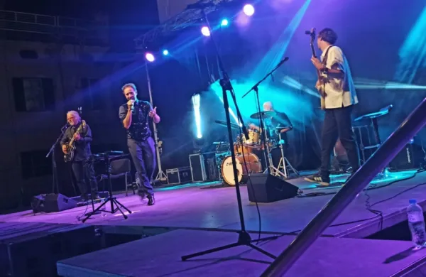 Klemen Slakonja je v sredo dokazal, da je na odru doma. 