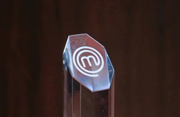 V priljubljenem gostinskem lokalu goste stregla otroka: Je to sploh dovoljeno in kaj ima z vsem skupaj Masterchef?