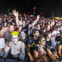 Dubioza Kolektiv so na Ukmarjev trg zvabili staro in mlado. 