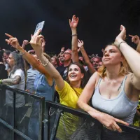 Dubioza Kolektiv so Ukmarjev trg pognali na noge (FOTO)