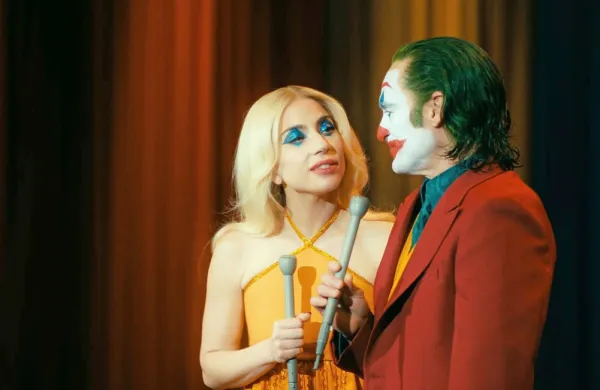 Joaquin Phoenix ponovno v vlogi  Jokerja in Lady Gaga v vlogi 
Harley Quinn