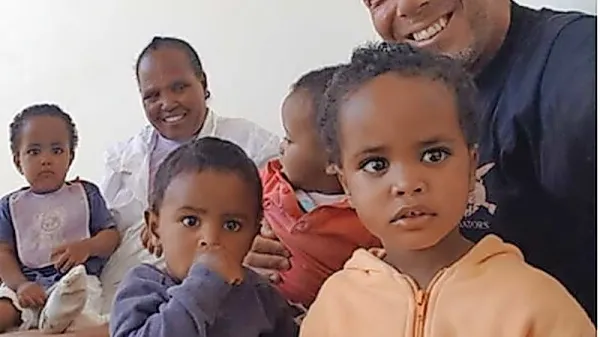 

Francesco Romagnoli je svoje življenjsko poslanstvo našel v 
Etiopiji, kjer pomaga najbolj ranljivim - otrokom s socialnega 
dna.