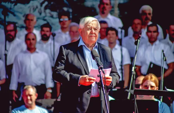 Milan Kučan je v Podvelki pozval k temeljitejšemu razmisleku o 
miru.