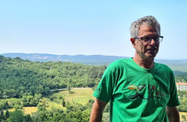Vodja projekta Kras-Carso 2 Edi Fabjan napoveduje, da bodo 
lokalnim kraškim pridelovalcem namenili  še posebno pozornost 
in oblikovali skupno blagovno znamko za promoviranje izdelkov. 