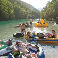 Ob Sotočju se vsako leto zbere tudi veliko družin z otroki. 