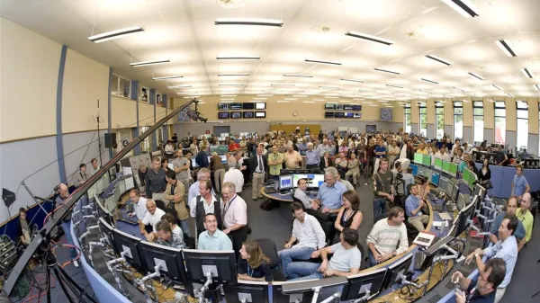 Švicarski znanstveni center CERN še vedno shranjuje podatke na 
magnetni trak.