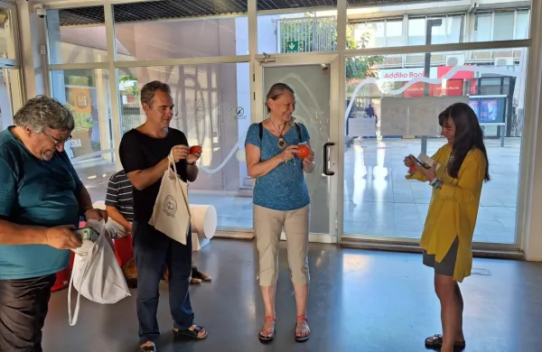 V Novi Gorici bodo prihodnje leto posadili sadiko potomca kakija 
iz Nagasakija, ki je preživel  jedrski napad.