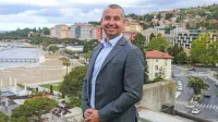 Aleksander Valentin, novi direktor družbe Soline, ki se ukvarja s 
tradicionalno pridelavo  soli na solnih poljih v Krajinskem parku 
Sečoveljske soline. 