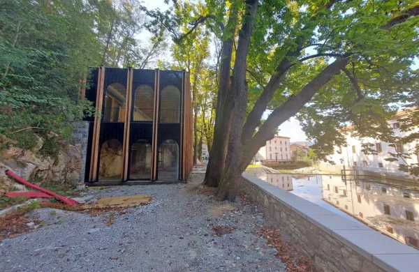 Občina bo za paviljon v Podskali ustanovila stavbno pravico in 
poiskala najboljšega ponudnika, ki bo dokončal naložbo in 
poskrbel za gostinsko ponudbo.