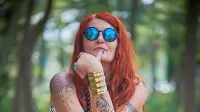 Darja Favento s ponosom nosi svoja leta in svoje modne kreacije. 
Nenazadnje pripada uporniški generaciji, ki se rada obnaša po 
svoje.