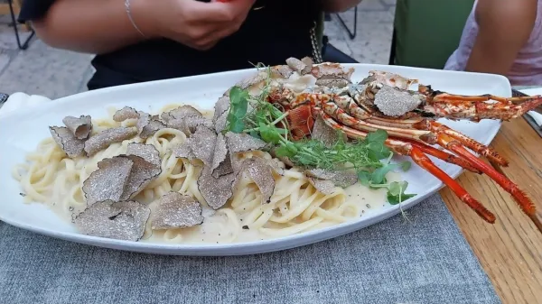 Jastog, domače fetuccine in tartufi