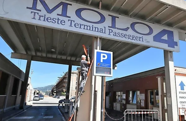 Marsikdo, ki je za dostoip do mestnega središča uporabljal 
parkirišče na četrtem pomolu, bo odslej v težavah. 