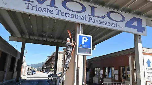 Marsikdo, ki je za dostoip do mestnega središča uporabljal 
parkirišče na četrtem pomolu, bo odslej v težavah. 