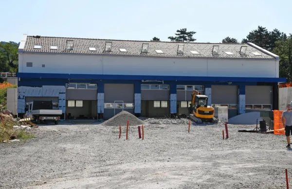 V Sežani že poteka gradnja novega gasilskega doma.