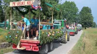 Promenadna vožnja je železni del vse številnejših shodov traktorjev po Primorski in  po Sloveniji.