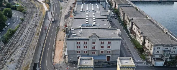 Skladišče 26: V stavbah pred njim bi po načrtih družbe Costim 
lahko uredili hotele. 