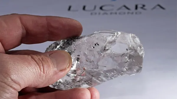 Na istem nahajališču je družba Lucara lani našla  1080,1 karatni 
diamant.
