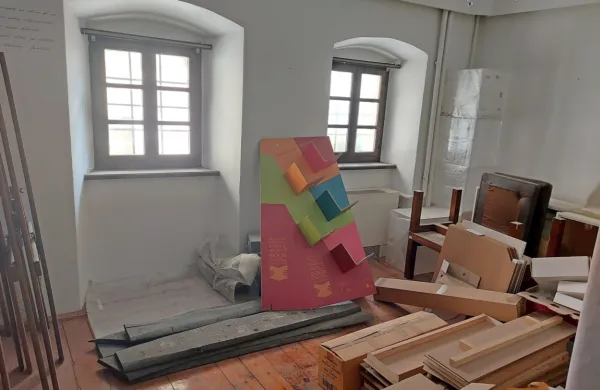 V nadstropju galerije bodo po prenovi postavili  Pilonov atelje.