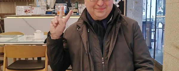 David Orzan, ki je prvi goriški ambasador v svetu, je Kitajce 
navdušil nad belimi briškimi vini.