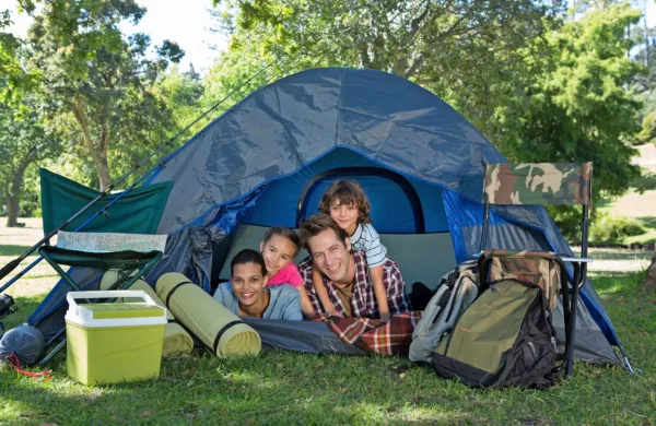 Šotorjenje je prijetna izkušnja za vso družino.