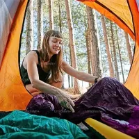 Preverite tudi spalne blazine, notranjo oblogo, spalke.