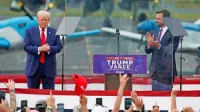 O tem, da je Donald Trump (levo) prepričan, da je belopolti 
delavski razred glavni bazen njegovih volivcev, nedvoumno govori 
tudi dejstvo, da je za svojega podpredsedniškega kandidata izbral 
40-letnega senatorja iz Ohia Jamesa Davida Vancea.