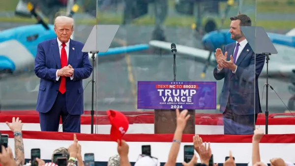 O tem, da je Donald Trump (levo) prepričan, da je belopolti 
delavski razred glavni bazen njegovih volivcev, nedvoumno govori 
tudi dejstvo, da je za svojega podpredsedniškega kandidata izbral 
40-letnega senatorja iz Ohia Jamesa Davida Vancea.
