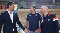 V Kopru so se po petih letih srečali akterji zadnjih koprskih 
košarkarskih uspehov. Z leve Jurica Golemac, Goran Jagodnik in 
Andrej Žakelj.