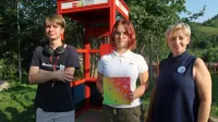 Slovenska udeleženca mednarodne izmenjave Imam avtizem. Pa 
kaj? Jaka in Tanja z organizatorko Patricijo Lovišček.