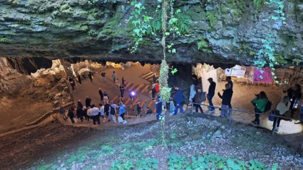 Pridite mislit umetno inteligenco, preden ona domisli nas