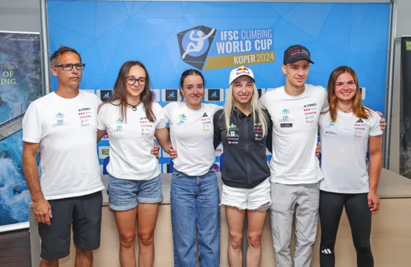 Del slovenske reprezentance na včerajšnji predstavitvi prireditve. 
Z levo so Luka Fonda, Sara Čopar, Rosa Rekar, Janja Garnbret, 
Luka Potočar in Vita Lukan.