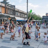 Za živahen uvod v Gotropolis je poskrbel klovn Clamyo. 
