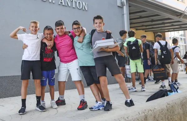 Osnovna šola Sveti Anton, Zacetek šolskega leta, prvi dan šole

