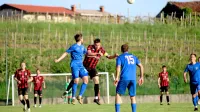 Na nogometnem igrišču sredi vinogradov bodo zasvetili žarometi.