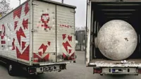 Lani  so  nezakonite migrante, ki so  se na pot  odpravili  iz Romunije,  
odkrili  v  cisterni,  ki je zasedala  tovorni  del  tovornjaka. 