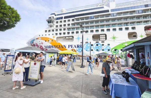  Koper je prvo večjo križarko sprejel leta 2005, danes pa je v 
pristanišče priplula tisoča ladja-