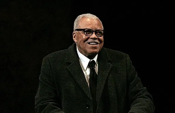 Umrl igralec, ki je posodil glas Darthu Vaderju