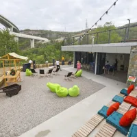 Na Kraškem robu uradno odprli nov center za obiskovalce (FOTO)