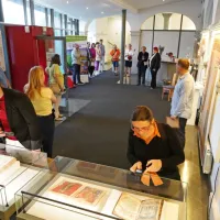 Dragoceno ohranjeno arhivsko gradivo koprskih bratovščin je 
pritegnilo radovednost obiskovalcev razstave. 