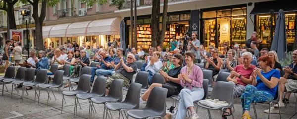 Knjigarna Maks in Delpinova ulica sta bili osrednji prizorišči letošnjega festivala Mesto knjige, ki ga je že devetič gostila Nova Gorica.
