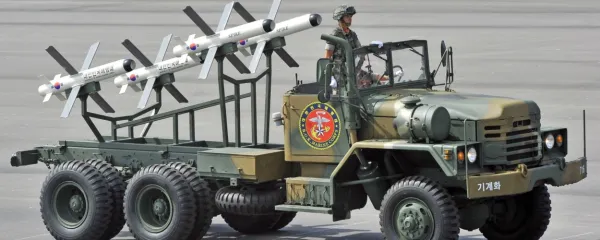  Lani oktobra je  Južna Koreja  uprizorila svojo največjo vojaško 
predstavo v zadnjem desetletju.