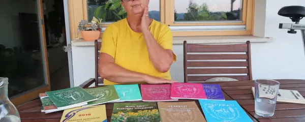 Sonja Vavken, predsednica zveze biodinamikov Slovenije, navkljub obsežni literaturi o najbolj izpopolnjenem kmetovanju, 
priporoča začetek učenja in dela v kakšnem od 16 BD društev.