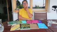 Sonja Vavken, predsednica zveze biodinamikov Slovenije, navkljub obsežni literaturi o najbolj izpopolnjenem kmetovanju, 
priporoča začetek učenja in dela v kakšnem od 16 BD društev.