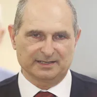 “Čeprav  nam ponekod uspeva krajšati čakalne vrste, se te   v nekaj 
dneh spet zapolnijo, saj se prijavljajo bolniki iz vseh krajev 
Slovenije in iščejo najkrajši čas čakanja,” pravi poslovni direktor 
SBI mag. Radivoj Nardin. 