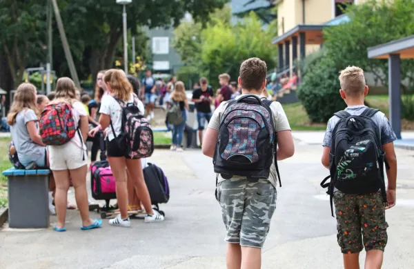 Cepljeni otroci bodo imeli veliko manjšo verjetnost, da bodo 
zboleli zaradi  šestih rakov, kot necepljeni vrstniki, poudarjajo 
strokovnjaki. Fotografija je simbolična.