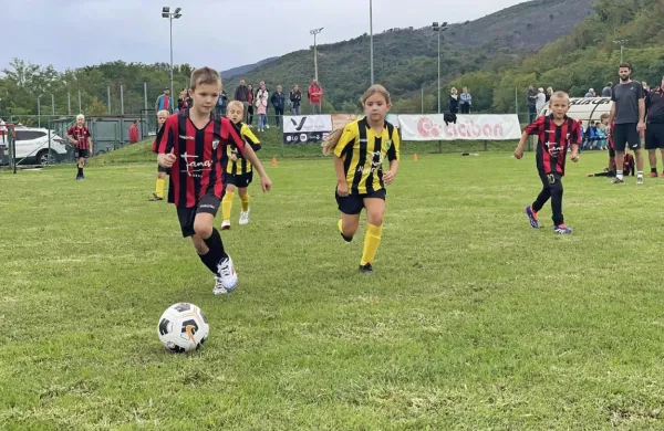 Živahen nogometni utrip ob prazničnem dnevu Mirna in Adrie.  