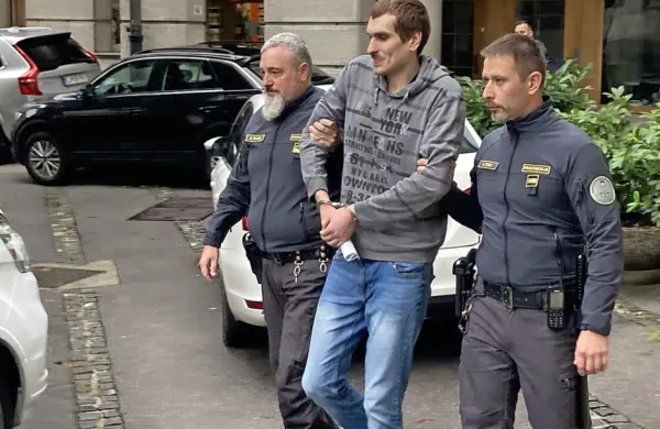 

Irenej Bizjak, ki je v več kazenskih postopkih, je na ljubljanskem  okrajnem  sodišču   zatrdil, da nikomur ni 
grozil. 