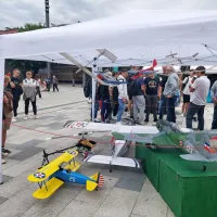 Na Bevkovem trgu so se včeraj predstavila številna društva s 
področja tehnične kulture.  