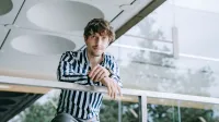 “Če z delom na sebi oklevamo, nam bo življenje postreglo z 
izgorelostjo, s poškodbo ali z boleznijo, torej s preizkušnjo, ki nas 
bo dovolj stisnila v kot, da bomo bolj pohlevno, ponižno razmišljali o sebi,” poudarja Aljoša Bagola.