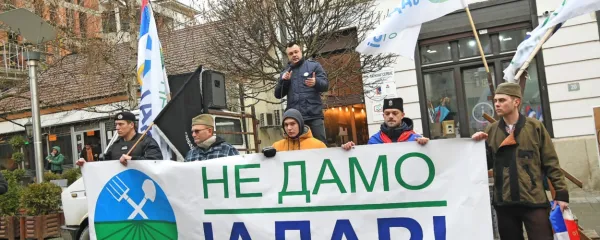 Aktivisti že več let po vsej Srbiji nasprotujejo začetku rudarjenja v 
Jadarskem bazenu.